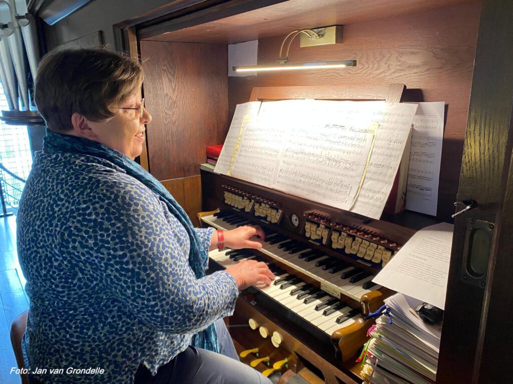 Orgelspiel zur offenen Schlosskirche am 1.7.24 in Dortmund-Bodelschwingh